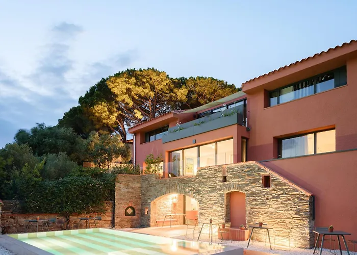 Maison Nova - Boutique & 5* Κολιούρ